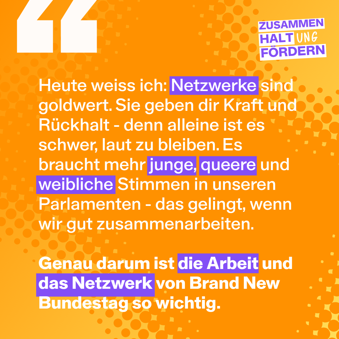 Vorstellung unserer Alumna Sophie, die 2024 in den sächsischen Landtag eingezogen und heute auch Queerbeauftragte der Bundesregierung ist, im Rahmen unserer Crowdfunding Kampagne #ZusammenHaltung fördern!